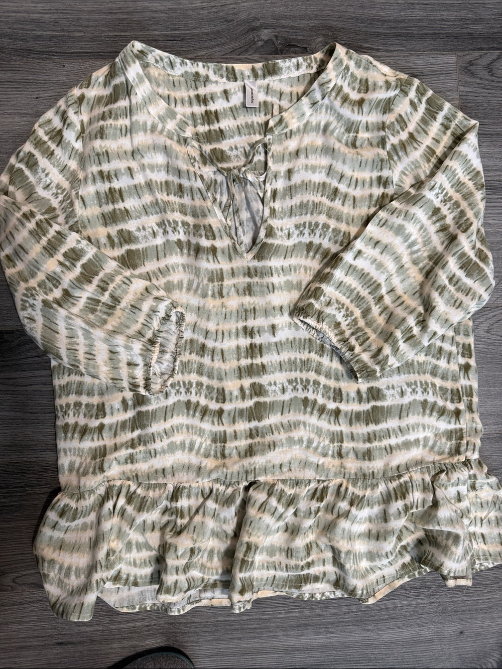 Light Green Tie-Dye Ruffle Hem Blouse